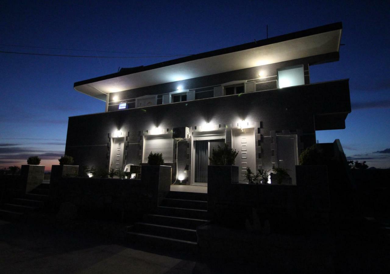Le Gjero Luxury Apartament *
